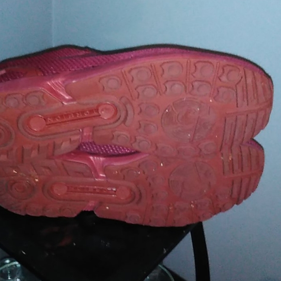 Men's Adidas size 9 - Picture 4 of 4